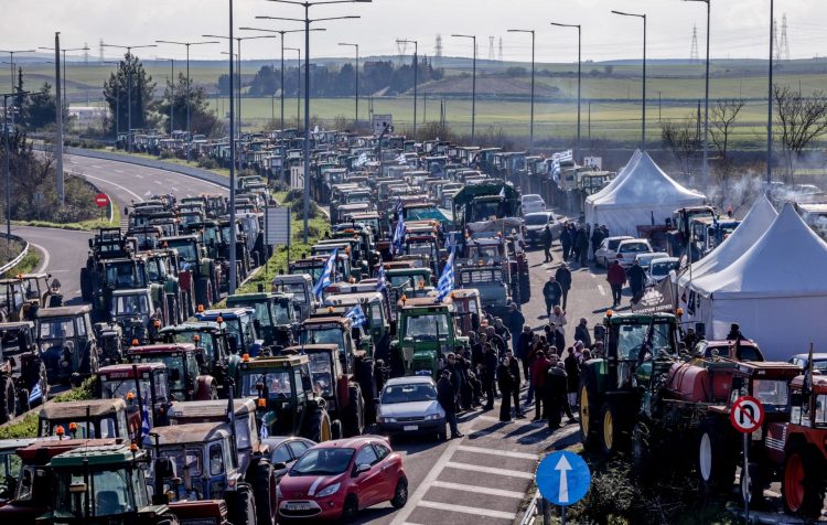 Πού έχουν μπλόκα οι αγρότες – Ανοίγουν δρόμο στον διάλογο μετά την Πρωτοχρονιά