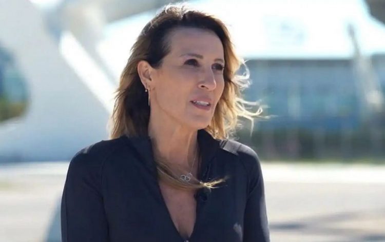 Τροχαίο για την Πηγή Δεβετζή – Τούμπαρε το αυτοκίνητό της μέσα σε τούνελ