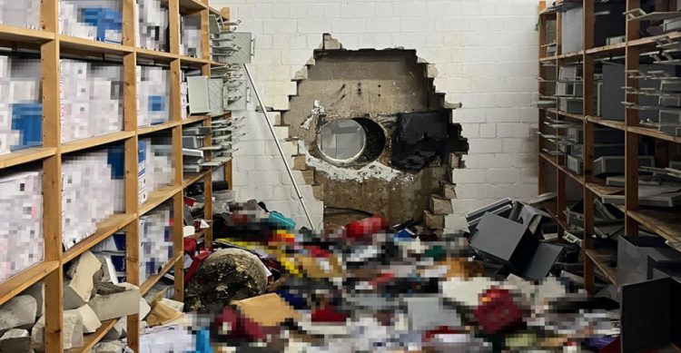 Χριστουγεννιάτικο «ριφιφί» σε τράπεζα στη Γερμανία: Παραβίασαν πάνω από 3.000 θυρίδες, στα 30 εκατ. ευρώ η λεία