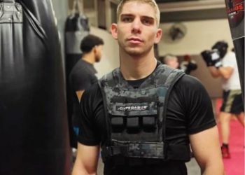 «Ερχεται μία ολόκληρη κερκίδα προς το ρινγκ…»: Ο kickboxer Γιάννης Τσουκαλάς περιγράφει την άγρια επίθεση που δέχθηκε στη Σερβία