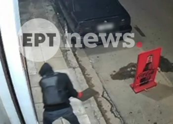 Σεπόλια: Σπάει βιτρίνα καταστήματος με καπάκι φρεατίου