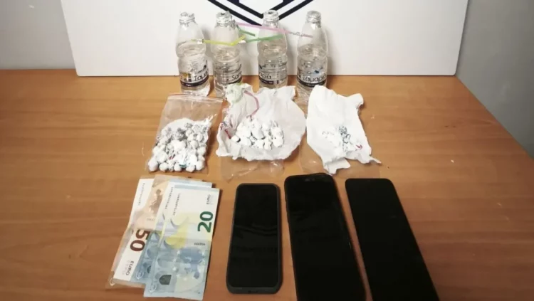 Χανιά: Συμμορία νεαρών διακινούσε κοκαΐνη – Εμπλοκή και ανήλικης