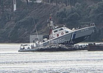 Σκάφος του Λιμενικού προσέκρουσε σε βράχια στο λιμάνι του Βόλου – Τι λέει ο κυβερνήτης