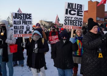 CNN: Από την Γκουντ στον Πρέτι – Οι δολοφονίες της ICE στριμώχνουν τον Τραμπ και γεννούν πολιτικό εφιάλτη