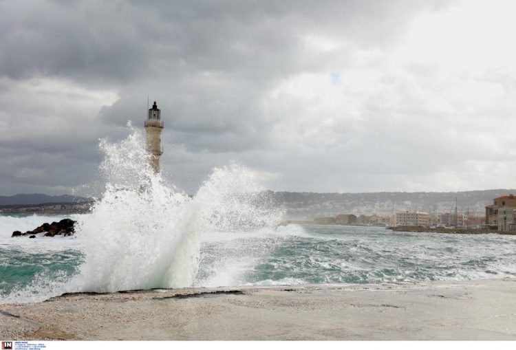 Απαγορευτικό απόπλου για τις Κυκλάδες από το λιμάνι της Ραφήνας την Πέμπτη 8/1