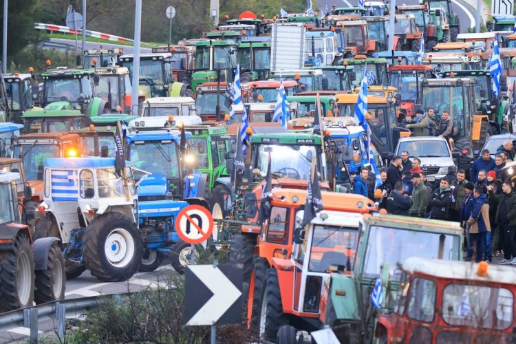 Αγρότες: Σε τεντωμένο σχοινί η συνάντηση με Μητσοτάκη – Στο επίκεντρο οι επιτροπές, συνελεύσεις στα μπλόκα