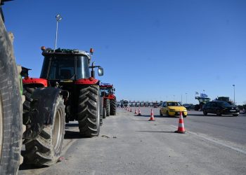 Ανακοίνωση Aγροτικού Συλλόγου Δ. Αχαΐας κατά των συναδέλφων τους που μετείχαν στη συνάντηση με τον πρωθυπουργό: Δεν εκπροσωπούν κανέναν άλλο παρά μόνο τον εαυτό τους