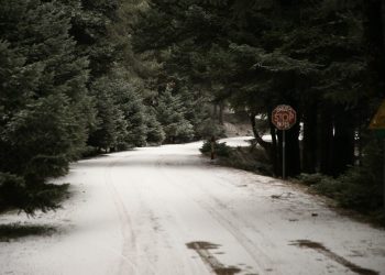 Στο «ψυγείο» η χώρα: Πού θα χιονίσει τις επόμενες ώρες, πότε αναμένεται βελτίωση
