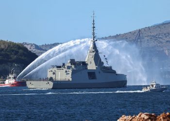 Η Ελλάδα υποδέχθηκε την πρώτη φρεγάτα Belharra, «Κίμων» – Εικόνες & βίντεο από τη λαμπρή τελετή