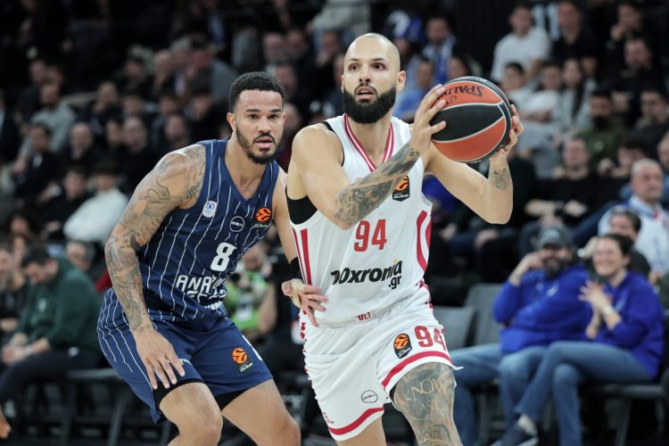 Euroleague: Ο Ολυμπιακός αγχώθηκε αλλά κέρδισε την Εφές στην Κωνσταντινούπολη