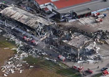 Έκρηξη στο εργοστάσιο «Βιολάντα« στα Τρίκαλα: Συγκλονίζει διασωθείσα της τραγωδίας – «Ακούμε ξαφνικά έναν κρότο δυνατό, έσβησαν τα πάντα»