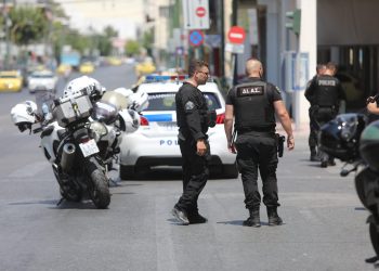 Πετρούπολη: 13χρονη δέχθηκε επίθεση για βιασμό και ληστεία από αλλοδαπό σε στάση λεωφορείου