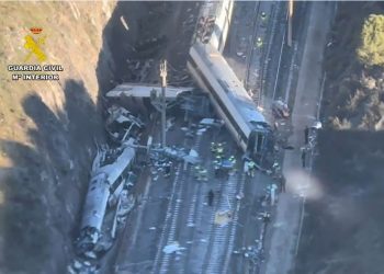 Ισπανία: Η κυβέρνηση θα πληρώσει αποζημιώσεις 20 εκατομμυρίων ευρώ στα θύματα του πολύνεκρου σιδηροδρομικού δυστυχήματος