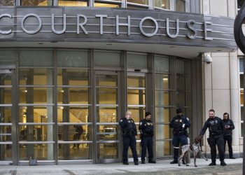 Άλβιν Χέλερσταϊν: Ο 92χρονος δικαστής που ορίστηκε να δικάσει τον Νικολάς Μαδούρο