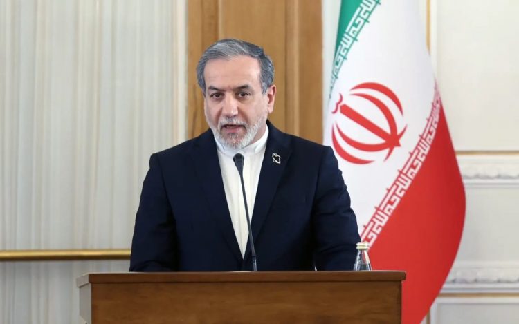 Τουρκία: Το Ιράν είναι έτοιμο για «δίκαιες» συνομιλίες με τις ΗΠΑ αλλά όχι για τις αμυντικές του ικανότητες, λέει ο Αραγτσί