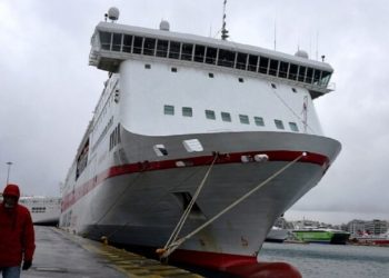 Δεμένα πλοία στο λιμάνι του Πειραιά – Ακυρώσεις δρομολογίων με αποφάσεις των ακτοπλοϊκών εταιρειών