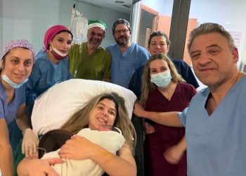 Το πρώτο μωρό του 2026 γεννήθηκε στη Χίο – Ο «πελαργός» έφερε αγοράκι