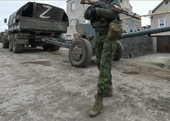 Το Λονδίνο αποδεσμεύει 200 εκατ. λίρες για να προετοιμάσει τις ένοπλες δυνάμεις για το ενδεχόμενο ανάπτυξής τους στην Ουκρανία