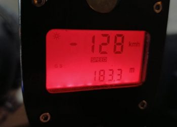 Θεσσαλονίκη: Δύο συλλήψεις για παραβίαση ορίων ταχύτητας – Οδηγούσε με 128 χλμ σε περιοχή με όριο τα 50χλμ