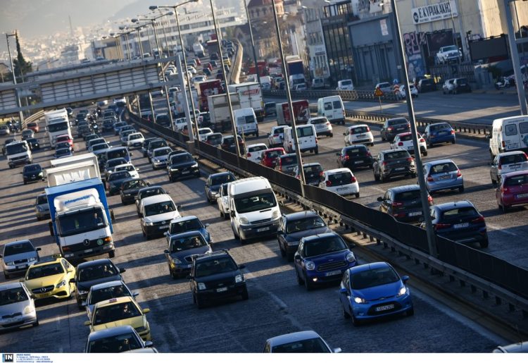 Πόσοι ιδιοκτήτες οχημάτων δεν πλήρωσαν εμπρόθεσμα τα τέλη κυκλοφορίας – Τα πρόστιμα