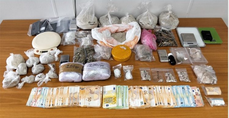 Εξαρθρώθηκε σπείρα που διακινούσε ναρκωτικά στην Αττική- Έγιναν έξι συλλήψεις