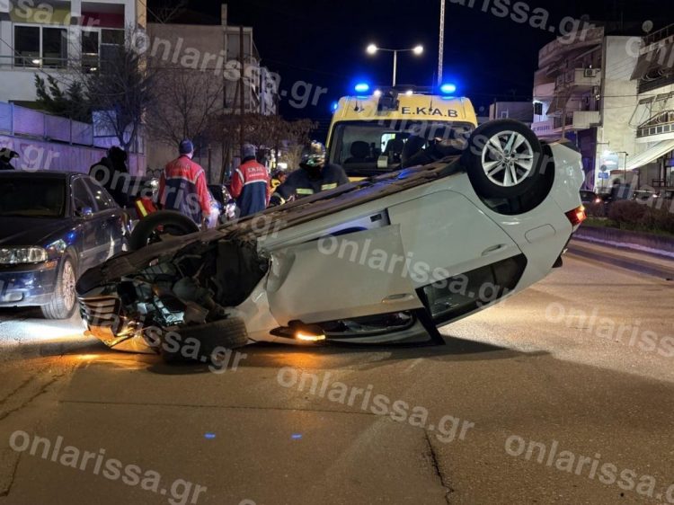 Λάρισα: 18χρονος ο οδηγός του οχήματος που αναποδογύρισε σε τροχαίο στην Ηρώων Πολυτεχνείου – Ποια η κατάστασή του