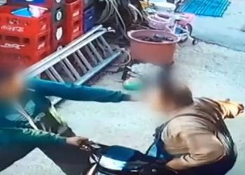 Λέρος: Βίντεο-ντοκουμέντο με τον πατέρα να χτυπά τον 18χρονο γιο του στο συνεργείο