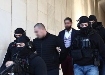 Διπλό φονικό στη Φοινικούντα: Δίωξη στη σύντροφο του ανιψιού του 68χρονου και σε έναν φίλο του