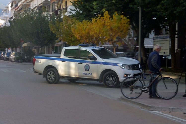 Διπλή δολοφονία στη Φοινικούντα: Ελεύθεροι χωρίς όρους οι δύο κατηγορούμενοι για υπόθαλψη εγκληματία – Ζητούν ξεχωριστή δίκη