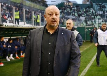 Μπενίτεθ: «Να είμαστε 100% ανταγωνιστικοί απέναντι στον Ολυμπιακό»