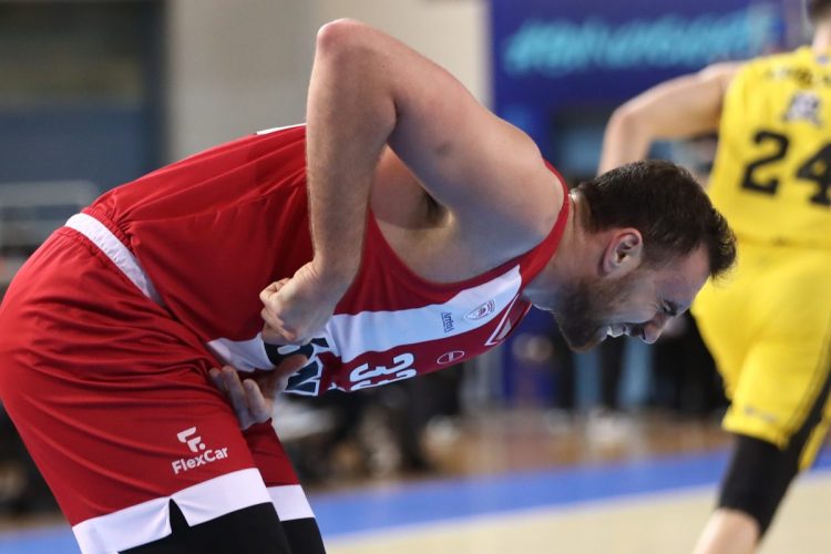 Πλήγμα για τον Ολυμπιακό: Εκτός τελικού ο Νίκολα Μιλουτίνοβ