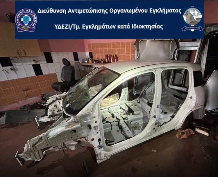 Εξαρθρώθηκε συμμορία που έκλεβε και μεταπωλούσε ΙΧ και μηχανές: 1,5 εκατ. ευρώ η λεία τους – Βίντεο από τη δράση τους