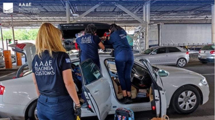 ΑΑΔΕ: Αδήλωτο συνάλλαγμα σε μετρητά, ναρκωτικά, λαθραία τσιγάρα – Τι αποκάλυψαν οι τελωνειακοί έλεγχοι το β’ εξάμηνο του 2025