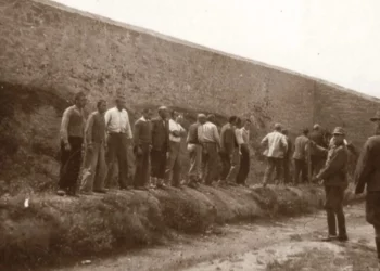 Σε δημοπρασία φωτογραφίες από την εκτέλεση των 200 κομμουνιστών στην Καισαριανή – Η ανακοίνωση του ΚΚΕ