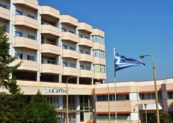 Άρτα: Συγκλονίζει η περιγραφή της μητέρας της 35χρονης που κατέρρευσε – «Προχώρησε να πάει προς την κουζίνα κι έπεσε»