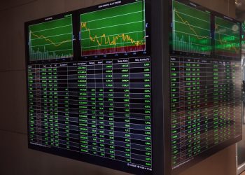 Χρηματιστήριο Αθηνών: «Απογείωση» πάνω από τις 2.400 μονάδες – Νέα υψηλά 16 ετών