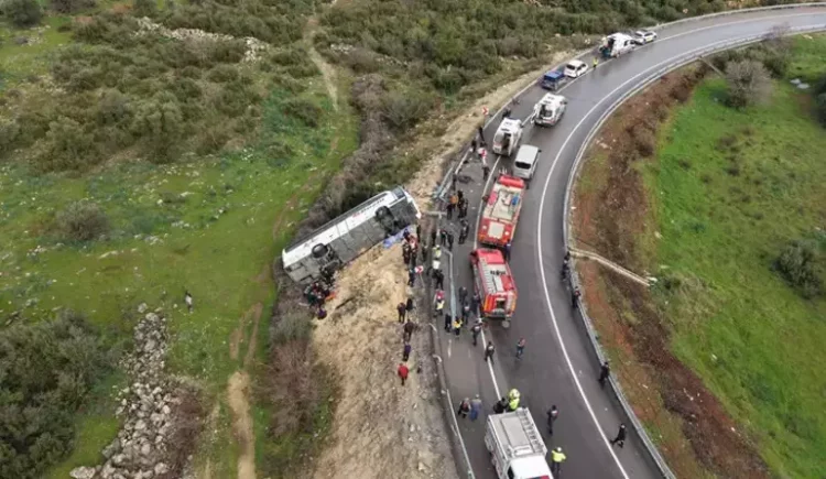 Διπλή τραγωδία στην Αττάλεια: 16 νεκροί και 30 τραυματίες σε δύο τροχαία μέσα σε λίγη ώρα
