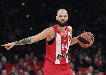 Ηρακλής – Ολυμπιακός 70-95: Ο Φουρνιέ υπέγραψε το διπλό με 32 πόντους