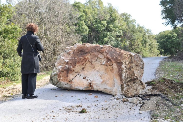 Σε εξέλιξη οι αυτοψίες σε Θεσπρωτία και Ιωάννινα μετά τον σεισμό της 8ης Μαρτίου