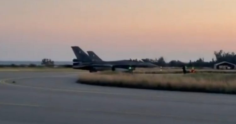 Λετυμπιώτης (κυβερνητικός εκπρόσωπος Κύπρου): Προσγειώθηκαν στην Κύπρο τα τέσσερα F-16 της Ελληνικής Πολεμικής Αεροπορίας