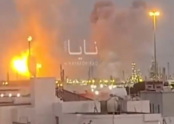 Το Ιράν έπληξε ενεργειακές εγκαταστάσεις στο Μπαχρέιν – Τα ΗΑΕ επιβεβαίωσαν πυραυλική απειλή