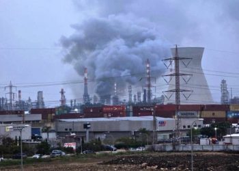 Ισραήλ: Στόχος ιρανικής πυραυλικής επίθεσης διυλιστήριο στη Χάιφα