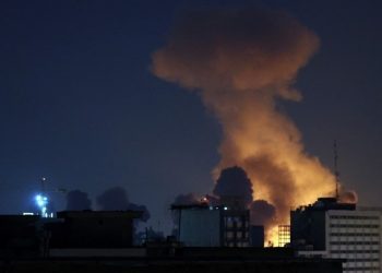 Ιράν: Τουλάχιστον 15 νεκροί από βομβαρδισμό εργοστασίου στο Ισφαχάν