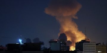 Ιράν: Τουλάχιστον 15 νεκροί από βομβαρδισμό εργοστασίου στο Ισφαχάν