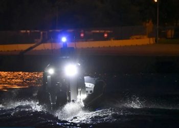 Καταδίωξη και σύλληψη 2 Τούρκων διακινητών με 36 μεταφερόμενους βόρεια της Ρόδου