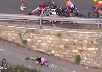 Ιταλία: Σοκαριστικό ατύχημα σε γυναικείο ποδηλατικό αγώνα – ΒΙΝΤΕΟ