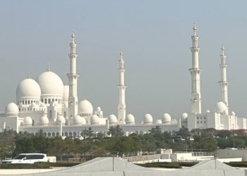 ΗΑΕ: Τα ιρανικά πλήγματα προκάλεσαν τον θάνατο τριών ανθρώπων, 58 άνθρωποι τραυματίστηκαν