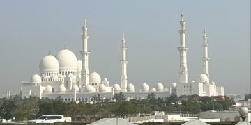 ΗΑΕ: Τα ιρανικά πλήγματα προκάλεσαν τον θάνατο τριών ανθρώπων, 58 άνθρωποι τραυματίστηκαν