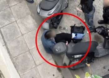 Παγκράτι: Η μαρτυρία της 22χρονης για την επίθεση από τον 56χρονο οδηγό μηχανής καθώς επιχειρούσε να παρκάρει