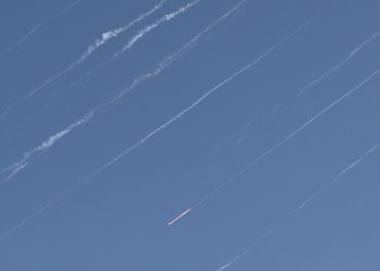 Το Ισραήλ δέχτηκε πολλαπλές επιθέσεις από Ιράν, Υεμένη και Λίβανο